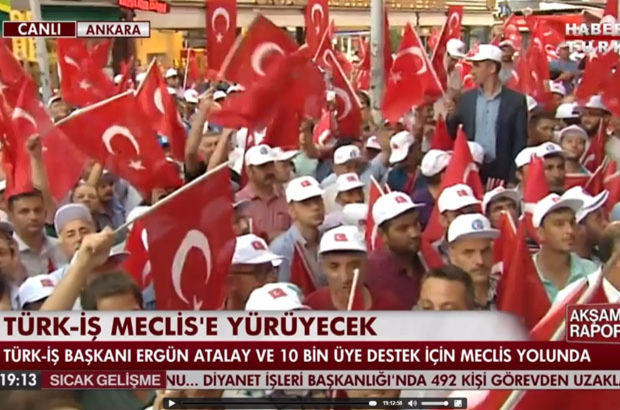 TÜRK-İŞ'ten darbe girişimine protesto