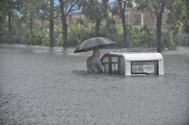 Çin'de şiddetli yağışlar 14 can aldı