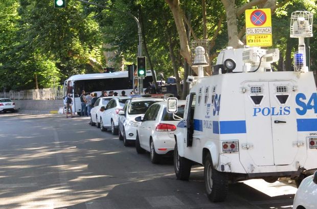 İstanbul'da 992 asker tutuklandı