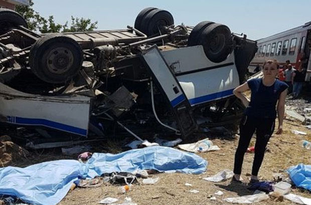 SON DAKİKA! Manisa Alaşehir'de trafik kazası: 6 ölü