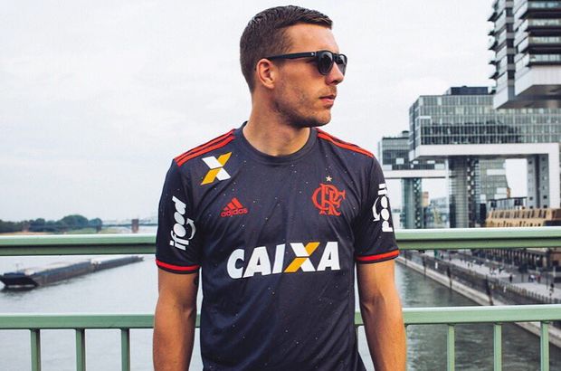 Lukas Podolski'ye Flamengo forması tepkisi