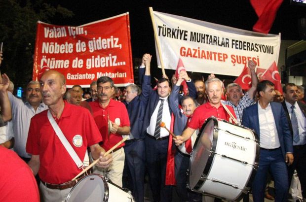 Gaziantep'te 500 muhtar demokrasi için yürüdü