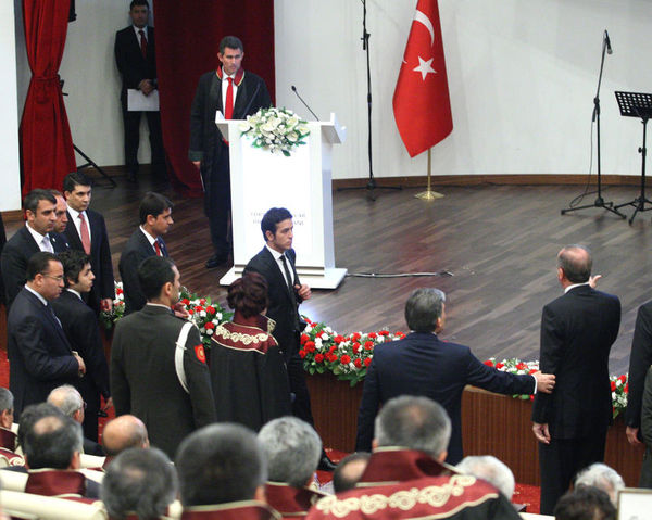 10 Mayıs 2014 tarihinde Danıştay'ın 146. kuruluş yıldönümünde TBB Başkanı Metin Feyzioğlu'nun yaptığı uzun ve 'eleştirel' konuşmaya dönemin Başbakanı Tayyip Erdoğan'ın tepki göstermiş ve salonu terk etmişti. 