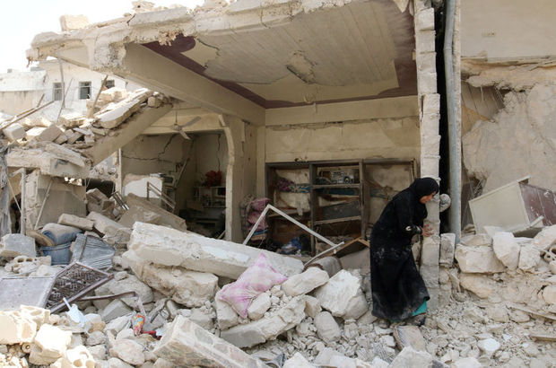 Suriye rejiminin Halep saldırısında aynı aileden 15 kişi öldü