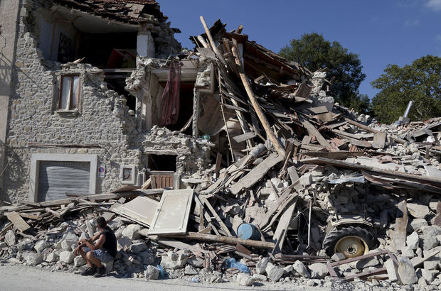 İtalya'da deprem bölgesinde OHAL