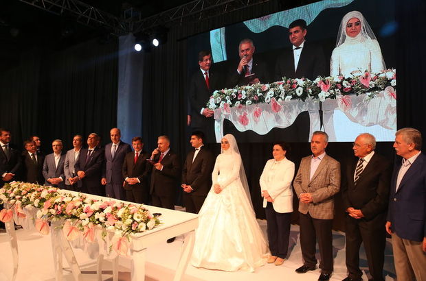 Başbakan Binali Yıldırım Milli Savunma Bakanı Fikri Işık'ın kızının nikâh töreninde nikah şahidi oldu