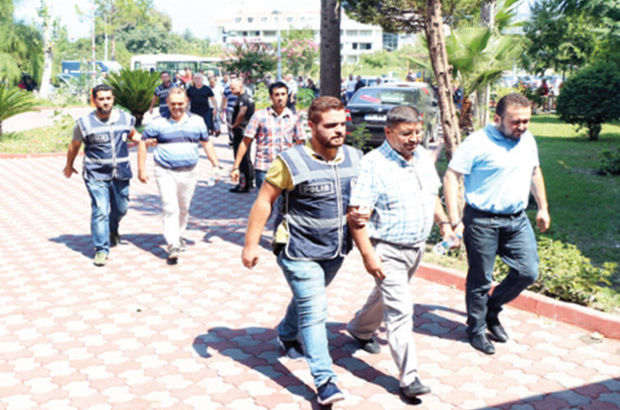Kemer ve Manavgat'ta FETÖ'den 10 tutuklama