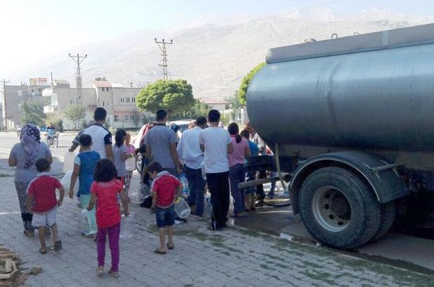 Kahramanmaraş'ta vatandaşlara hazır su dağıtımına başlandı