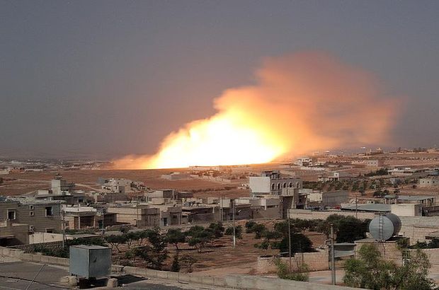 İdlib'te yerleşim yerine fosfor bombalı saldırı