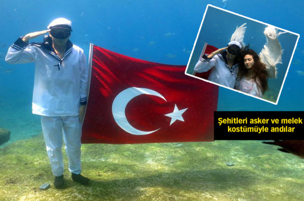 30 Ağustos Zafer Bayramı'nda denizde Türk bayrağı açtılar
