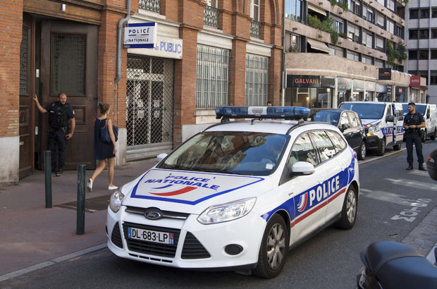 Fransa'da polise saldırı: 1 yaralı