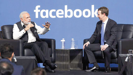 Facebook'un kurucusu Mark Zuckerberg, Hindistan Başbakanı Narendra Modi ile birlikte. Silikon Vadisi Hindistan'dan ciddi bir mühendis akımına uğruyor.