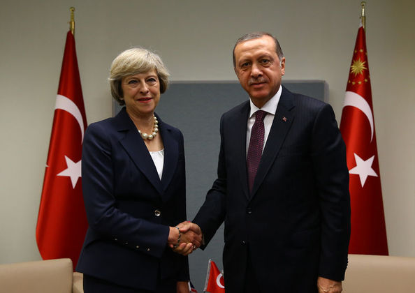 Cumhurbaşkanı Recep Tayyip Erdoğan, İngiltere Başbakanı Theresa May ile görüştü.