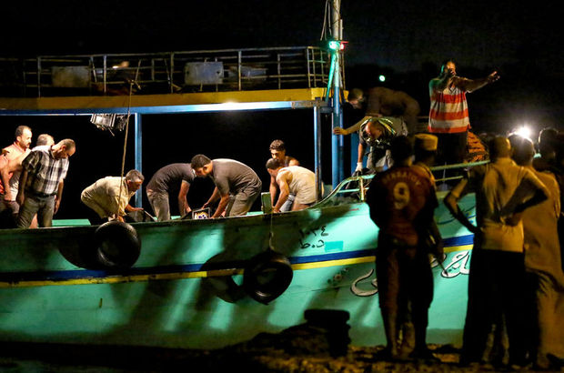 SON DAKİKA HABERLERİ! Mısır'da 600 kişiyi taşıyan göçmen teknesi battı
