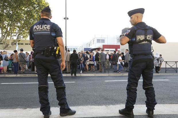 Fransa'daki okullarda 600 öğrenci terör şüphelisi listesinde