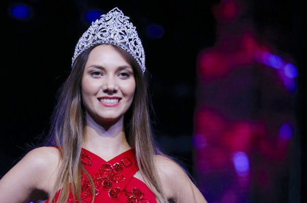 ODTÜ'lü güzel Çağla Çukurova Miss Turkey'den çekildi