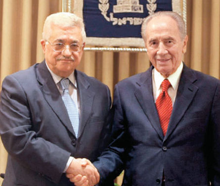 Filistin Devlet Başkanı Mahmud Abbas (solda)