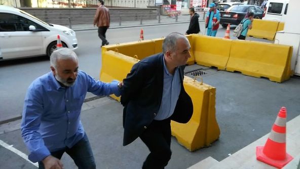 Eski 1. Sınıf Emniyet Müdürü Doç. Dr. Teymur gözaltına alındı