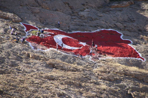 Türkiye'nin en büyük kaya haritası boyandı