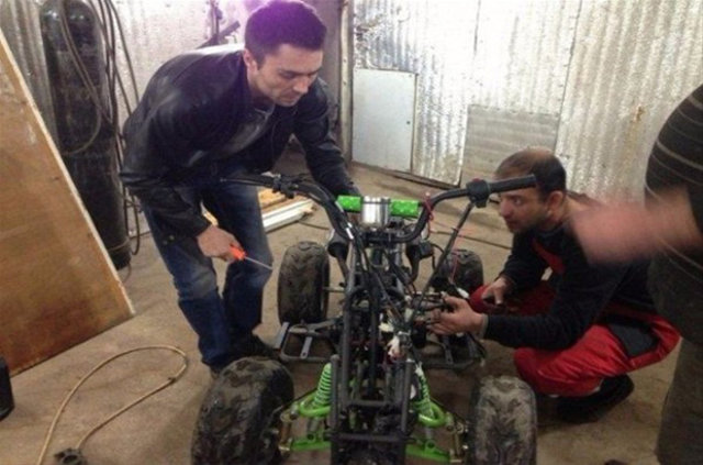 ATV motoru otomobile çevirdi