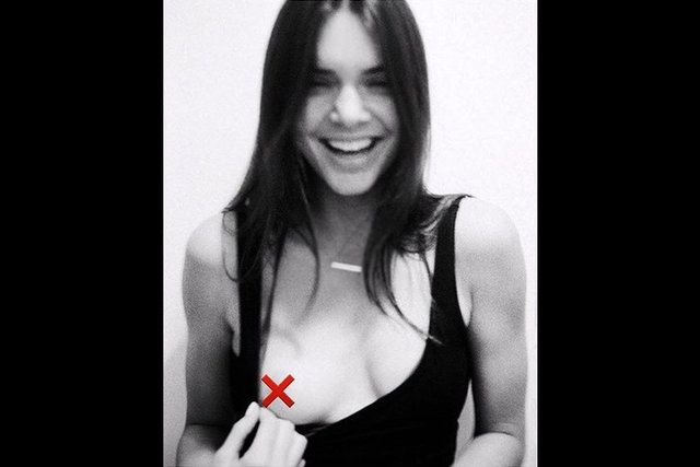 Kendall Jenner: 'Göğüslerimin gözükmesini seviyorum'