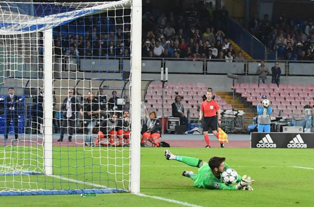Napoli - Beşiktaş maçındaki penaltı pozisyonları
