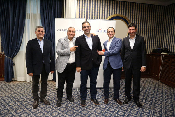 (Soldan sağa doğru) Merih Ceyhan, Murat Ülker, Erman Kalkandelen, Cem Karakaş, Mustafa Aydemir