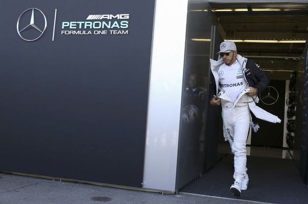 Pole pozisyonu Lewis Hamilton'ın!
