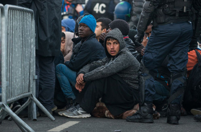 Fransa, Calais'de sığınmacıların tahliyesinde 'hijyen' skandalı