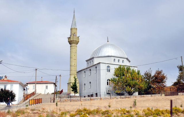 Cami minaresini hatıra olarak götürmüşler