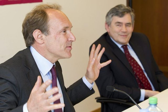 İnternetin babası Tim Berners-Lee Oxford'a geri döndü