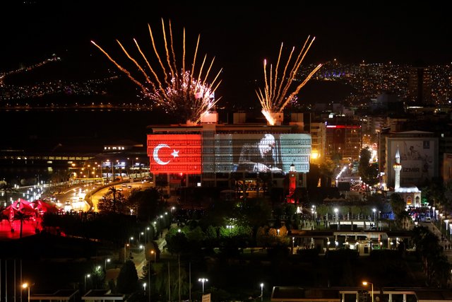İzmir, İstanbul 29 Ekim Cumhuriyet Bayramı kutlamaları
