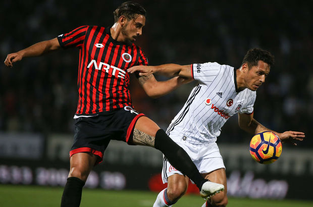 Adriano: Böyle maçlarla lig kazanılıyor