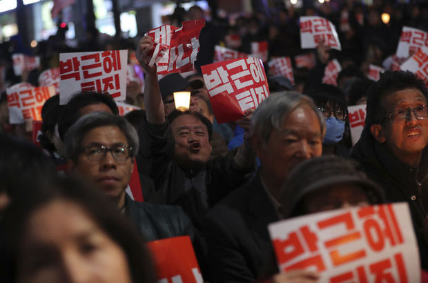 Güney Kore halkı Park'ın istifasını istedi