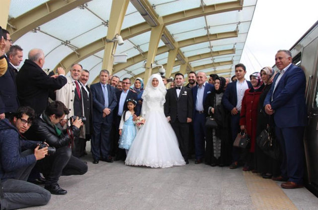 Haliç Metro İstasyonu'nda ilk nikah