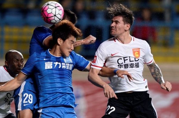 Çin Süper Ligi'nde Hebei China Fortune forması giyen Ersan Gülüm yine kendi kalesine attı!