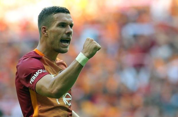 Galatasaray'ın Alman golcüsü Lukas Podolski’den Fırat Aydınus’a gönderme