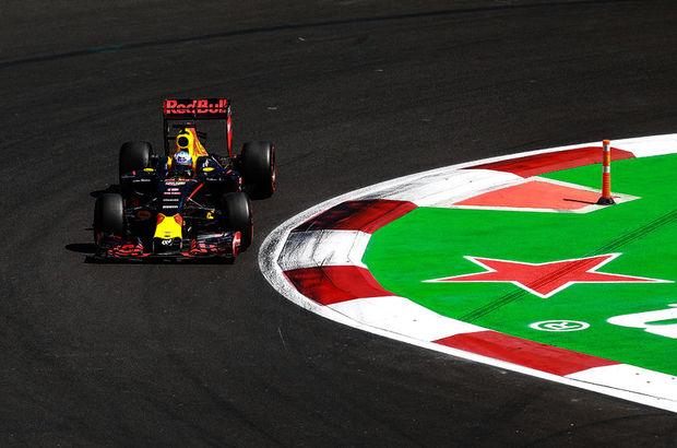 Vettel'in üçüncülüğü Ricciardo'ya verildi
