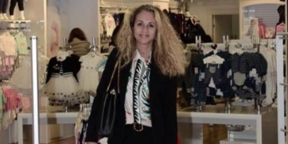 Toplantı çıkışı poz verdi