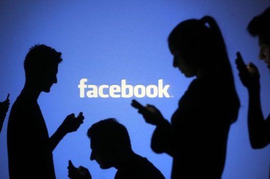 Facebook, herkese açık sohbet özelliğini test ediyor.