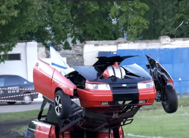 Arabadan Transformers robotu yapıldı