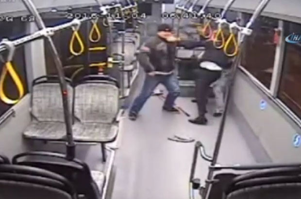 Antalya'da darp edilen otobüs şoförü saldırganlarını afişle arıyor