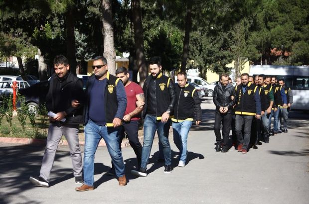 Adana'daki kumar operasyonunda gözaltına alınanlar adliyeye sevk edildi