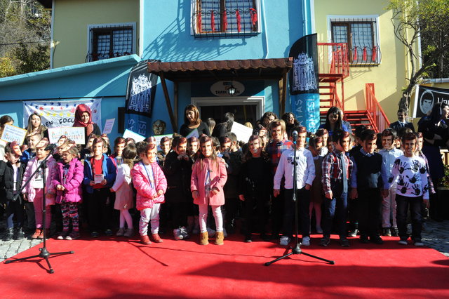 Beşiktaş Belediyesi, Ulus Ambarlıdere Parkı içerisinde bulunan kreşin ismini Tarık Akan Gündüz Çocuk ve Bakımevi olarak değiştirdi