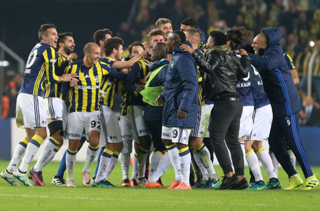Fenerbahçe başkanı Aziz Yıldırım, derbi öncesi Galatasaray'ın 11'ini bildi