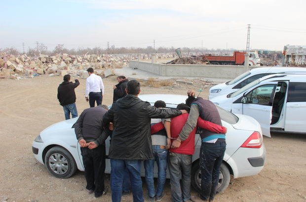 Konya'da polis kepçe operatörü kılığına girdi hırsızları yakaladı