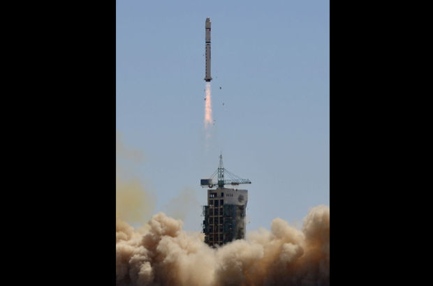 Çin veri yedekleme uydusunu fırlattı
