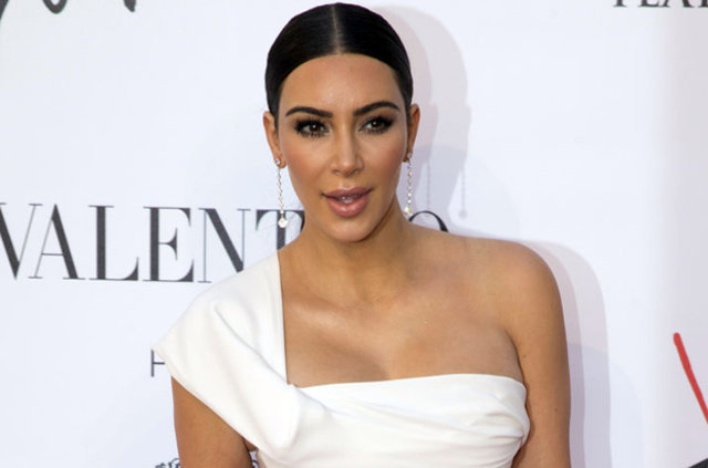 Dünyaca ünlü magazin yıldızı Kim Kardashian'ın, müzisyen eşi Kanye West'in psikolojik sorunlar yaşayıp ve hastaneye yatırılmadan önce evi terk ettiği