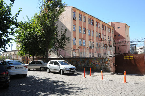 Diyarbakır'da açığa alınan 2254 öğretmen göreve iade edildi