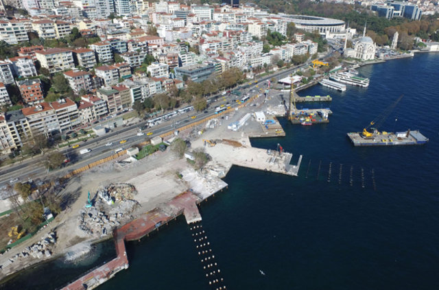 İstanbul Kabataş'ta sahil düzenlemesi "Martı" projesi iskeleleri ortaya çıkmaya başladı